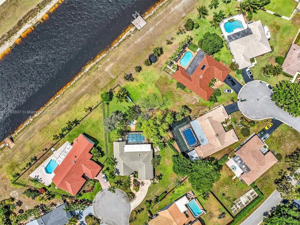 Recently Sold: $784,900 (4 beds, 2 baths, 2449 Square Feet)