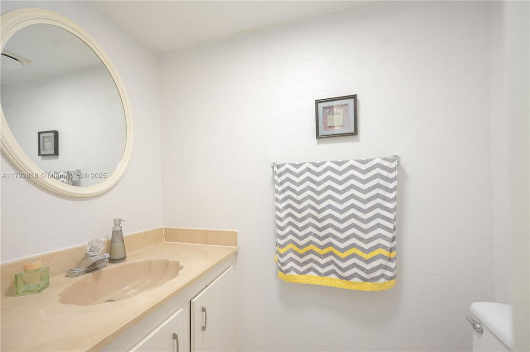 Active With Contract: $128,500 (1 beds, 1 baths, 830 Square Feet)