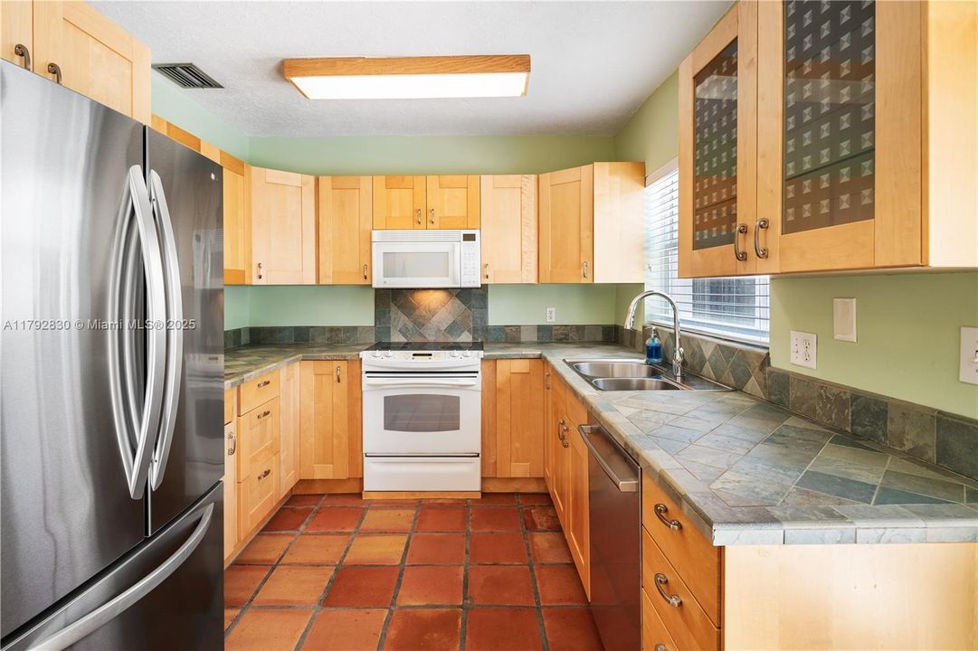 For Sale: $2,985,000 (4 beds, 3 baths, 1817 Square Feet)