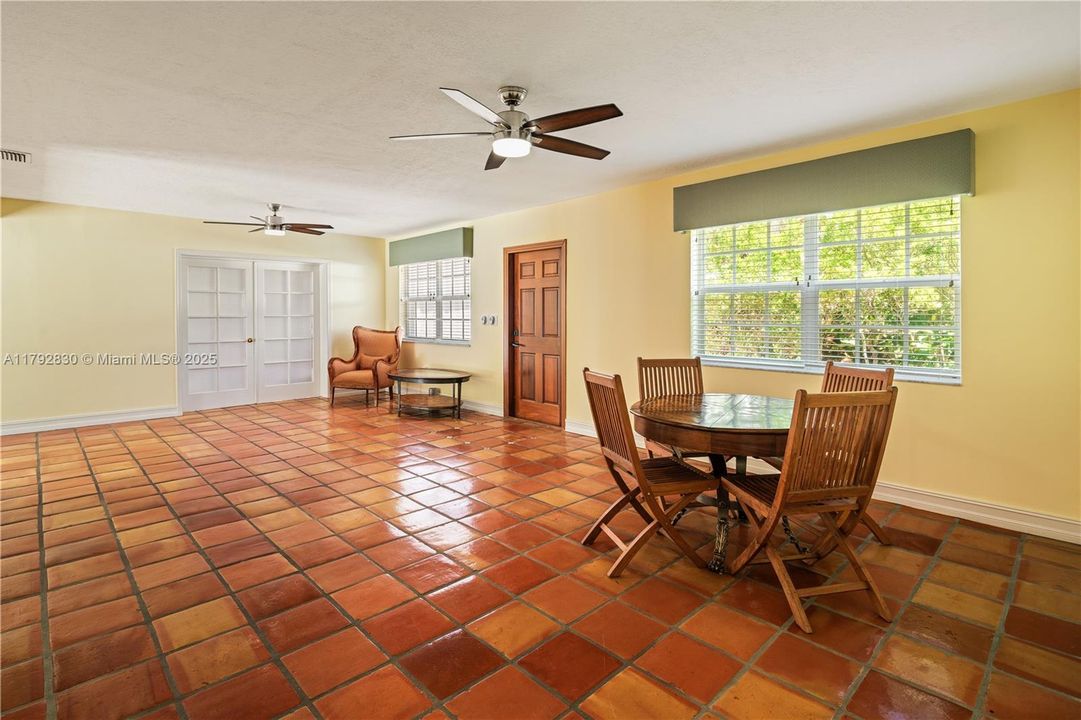 For Sale: $2,985,000 (4 beds, 3 baths, 1817 Square Feet)