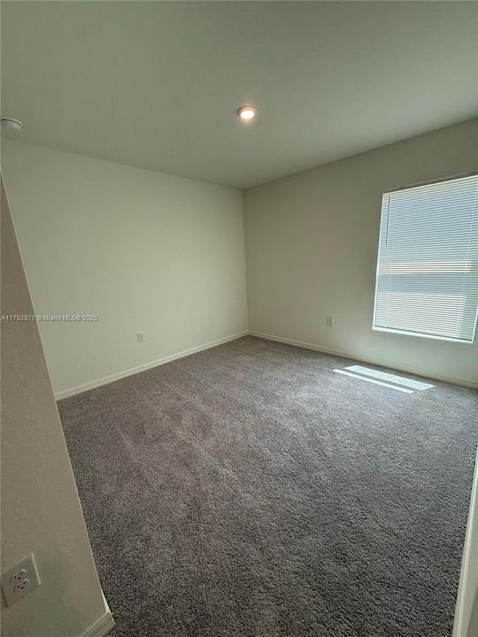 Recently Rented: $2,200 (3 beds, 2 baths, 0 Square Feet)