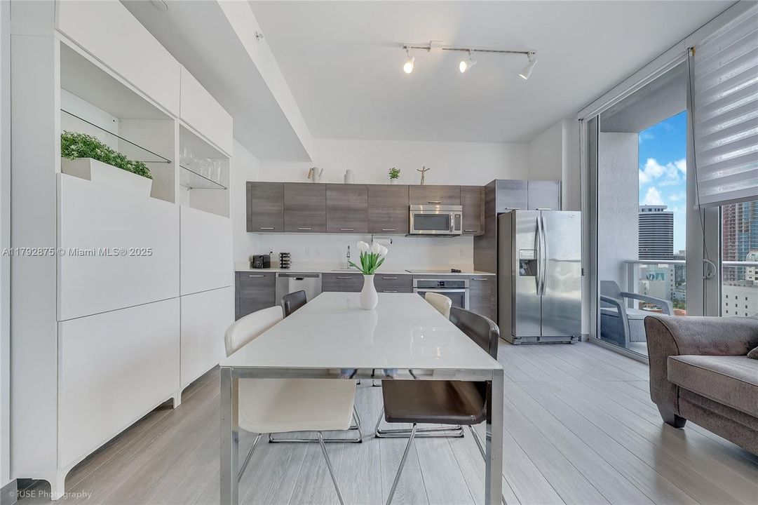 Recently Sold: $330,000 (1 beds, 1 baths, 430 Square Feet)