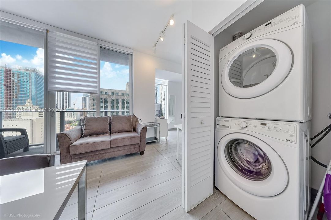 Recently Sold: $330,000 (1 beds, 1 baths, 430 Square Feet)