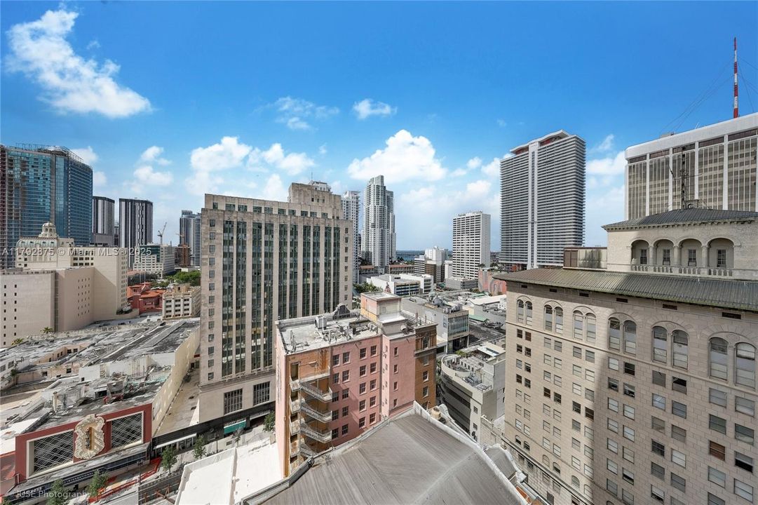 Recently Sold: $330,000 (1 beds, 1 baths, 430 Square Feet)