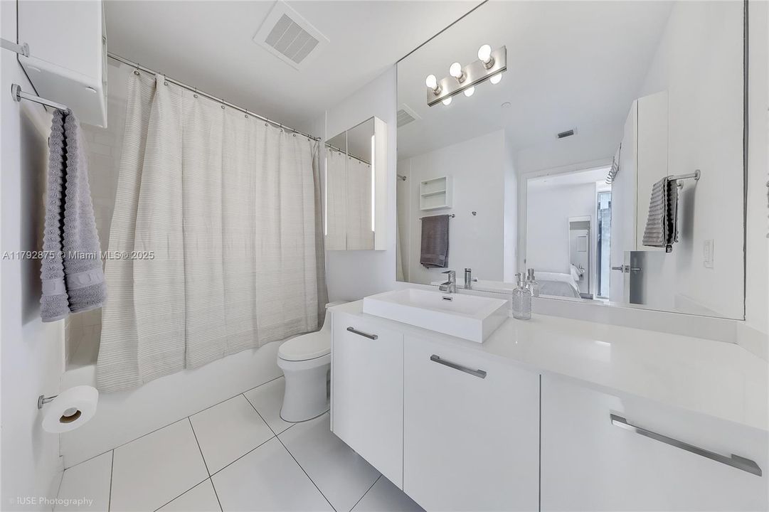 Recently Sold: $330,000 (1 beds, 1 baths, 430 Square Feet)