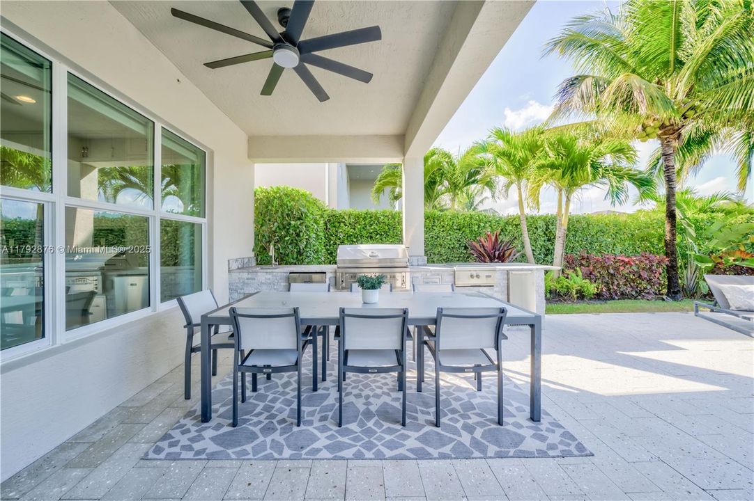 最近租的: $15,495 (5 贝兹, 5 浴室, 4346 平方英尺)