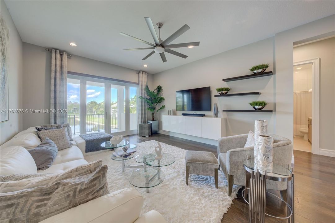 最近租的: $15,495 (5 贝兹, 5 浴室, 4346 平方英尺)