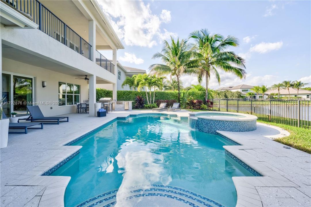 最近租的: $15,495 (5 贝兹, 5 浴室, 4346 平方英尺)