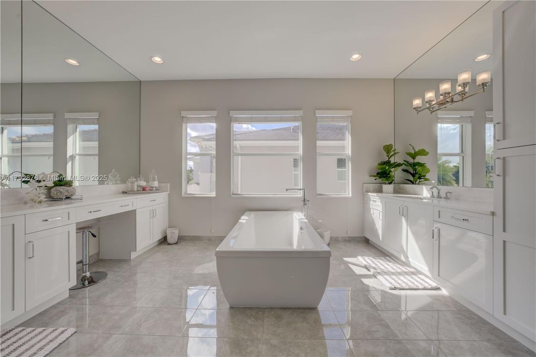 最近租的: $15,495 (5 贝兹, 5 浴室, 4346 平方英尺)