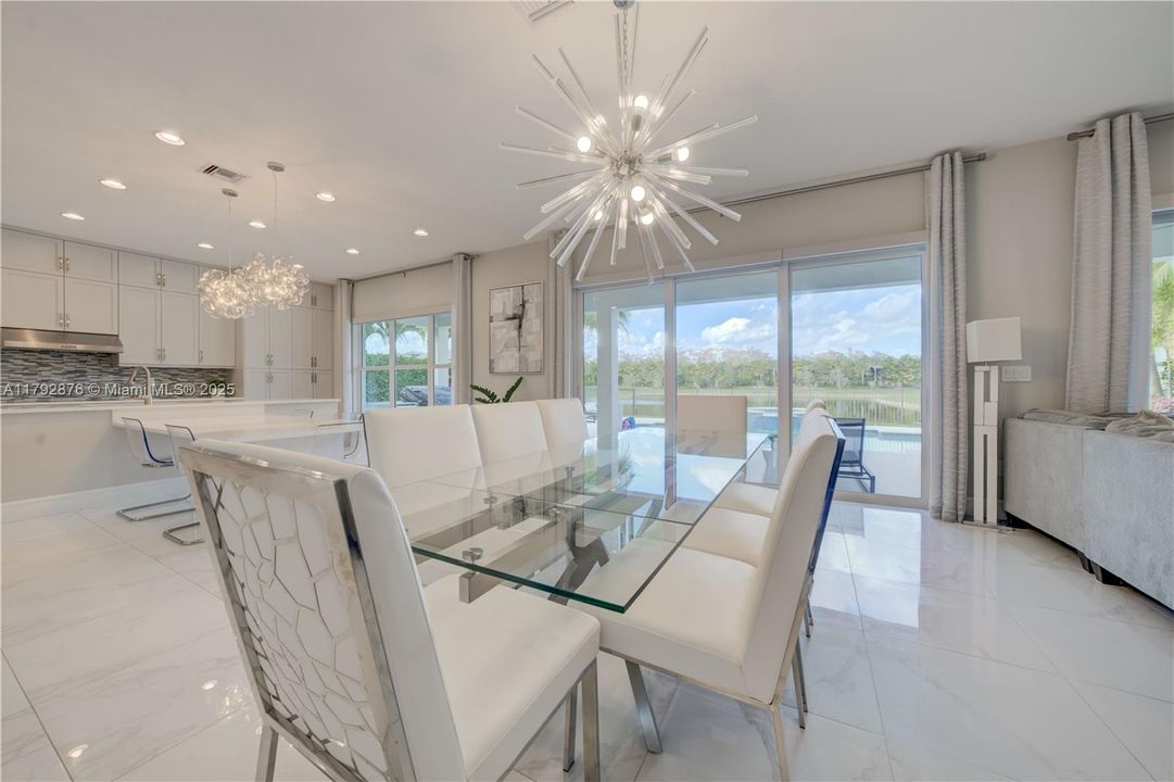 最近租的: $15,495 (5 贝兹, 5 浴室, 4346 平方英尺)