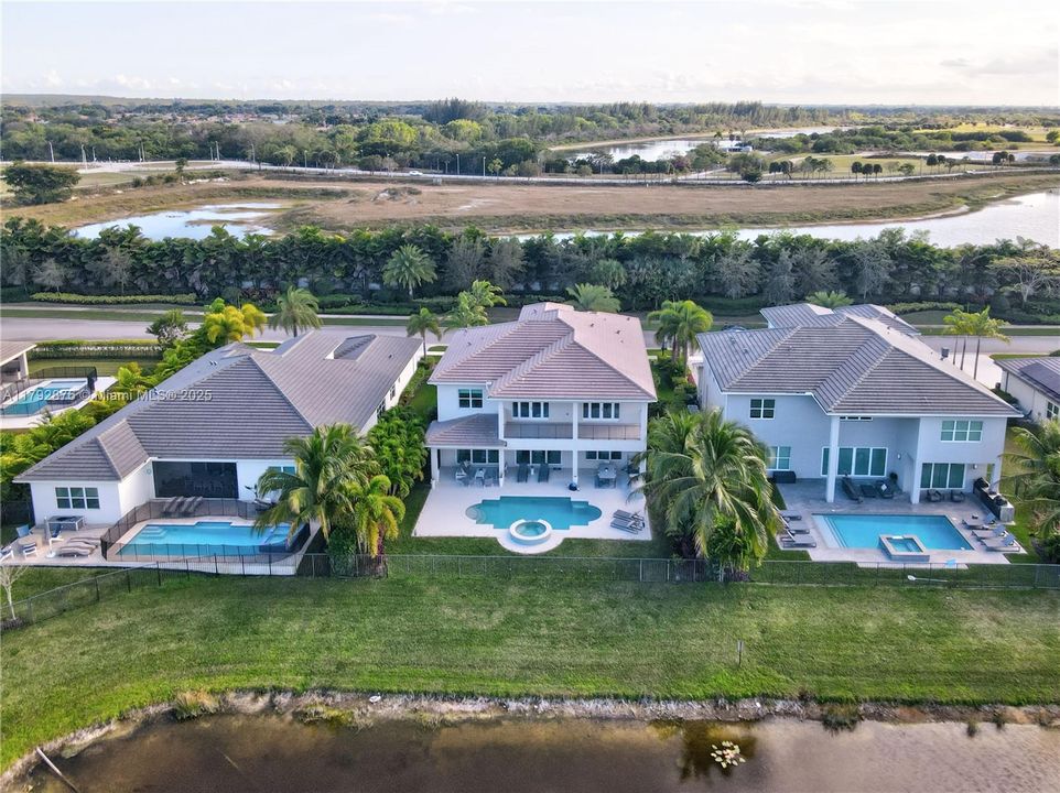 最近租的: $15,495 (5 贝兹, 5 浴室, 4346 平方英尺)