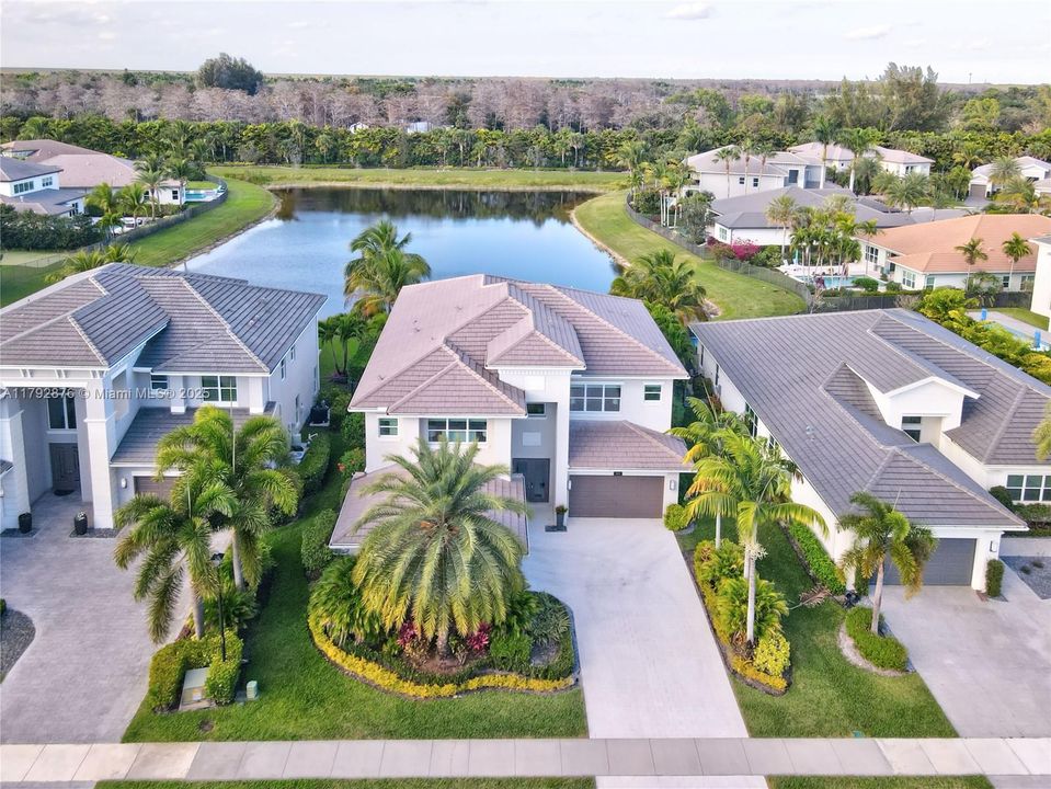 最近租的: $15,495 (5 贝兹, 5 浴室, 4346 平方英尺)