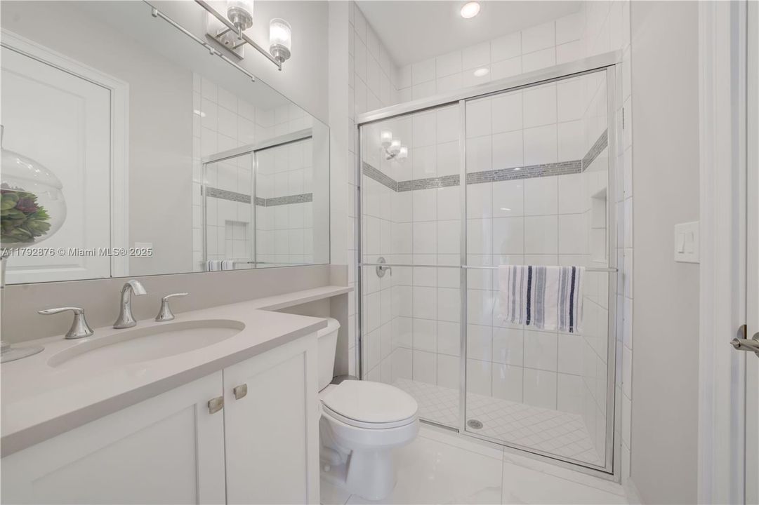 最近租的: $15,495 (5 贝兹, 5 浴室, 4346 平方英尺)