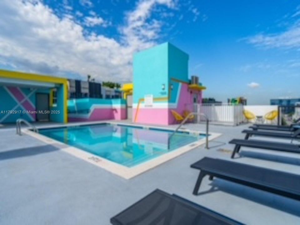 Vendido Recientemente: $340,000 (1 camas, 1 baños, 440 Pies cuadrados)