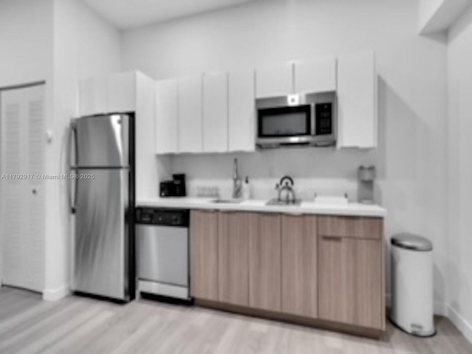 Vendido Recientemente: $340,000 (1 camas, 1 baños, 440 Pies cuadrados)