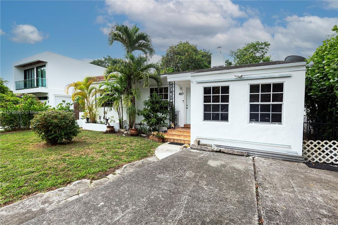 最近售出: $987,500 (2 贝兹, 1 浴室, 1194 平方英尺)