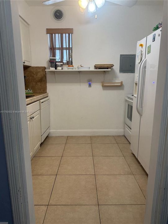 最近售出: $987,500 (2 贝兹, 1 浴室, 1194 平方英尺)