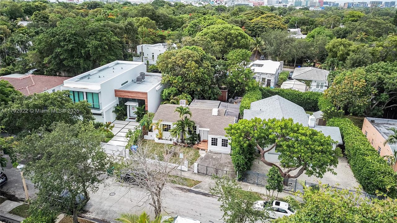 最近售出: $987,500 (2 贝兹, 1 浴室, 1194 平方英尺)