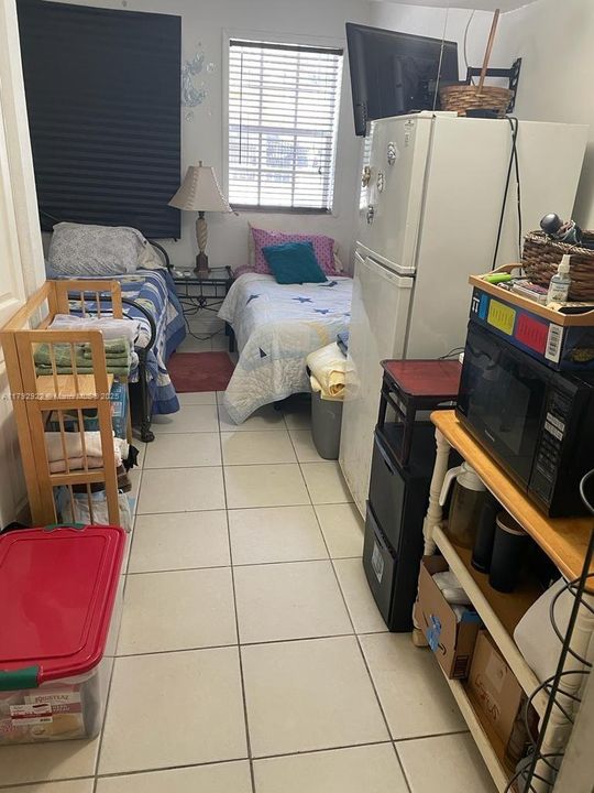 最近售出: $987,500 (2 贝兹, 1 浴室, 1194 平方英尺)