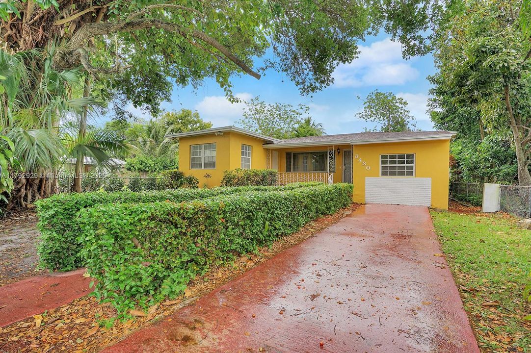 Recently Sold: $1,025,000 (3 beds, 2 baths, 1476 Square Feet)