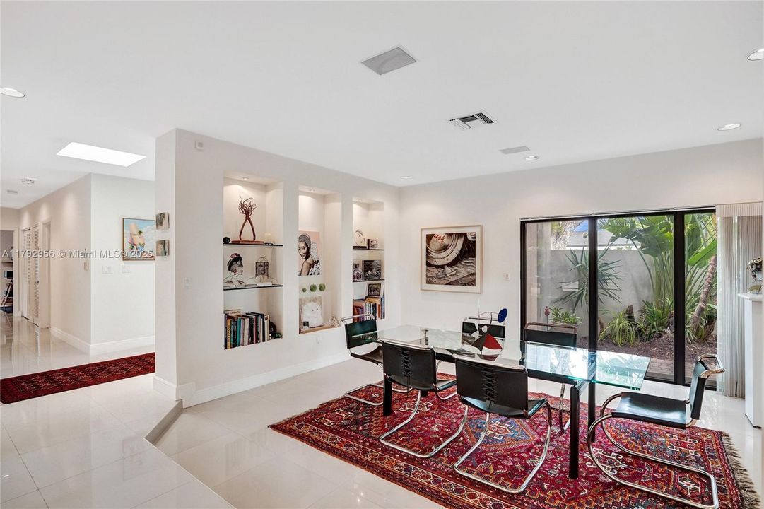 Recently Sold: $1,199,000 (3 beds, 2 baths, 2162 Square Feet)