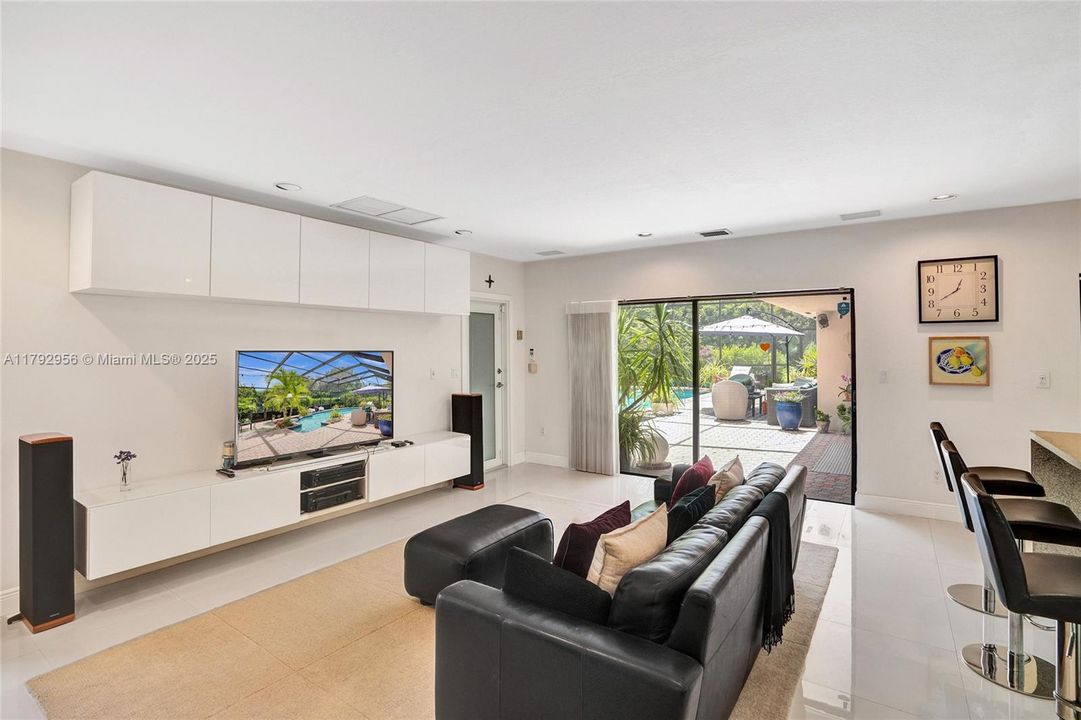 Recently Sold: $1,199,000 (3 beds, 2 baths, 2162 Square Feet)