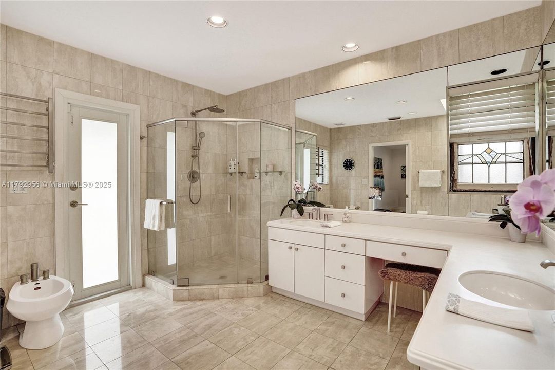 Recently Sold: $1,199,000 (3 beds, 2 baths, 2162 Square Feet)