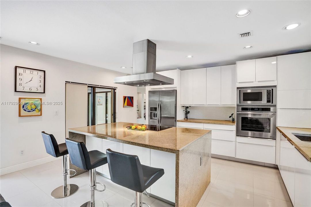 Recently Sold: $1,199,000 (3 beds, 2 baths, 2162 Square Feet)