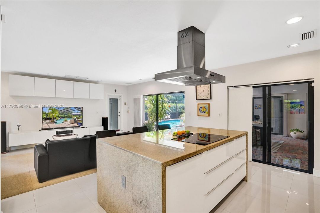 Recently Sold: $1,199,000 (3 beds, 2 baths, 2162 Square Feet)