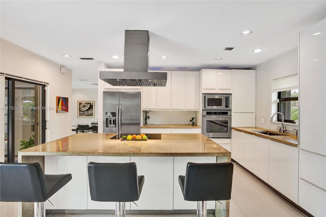 Recently Sold: $1,199,000 (3 beds, 2 baths, 2162 Square Feet)