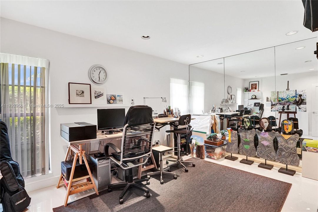 Recently Sold: $1,199,000 (3 beds, 2 baths, 2162 Square Feet)