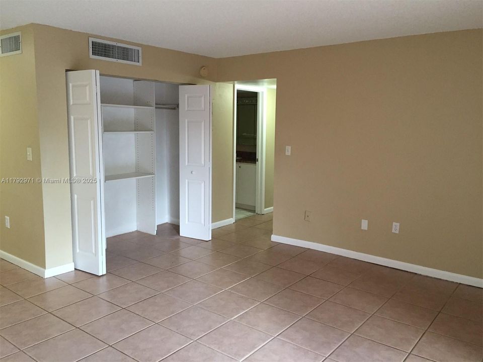 Недавно арендовано: $2,400 (2 спален, 1 ванн, 840 Квадратных фут)