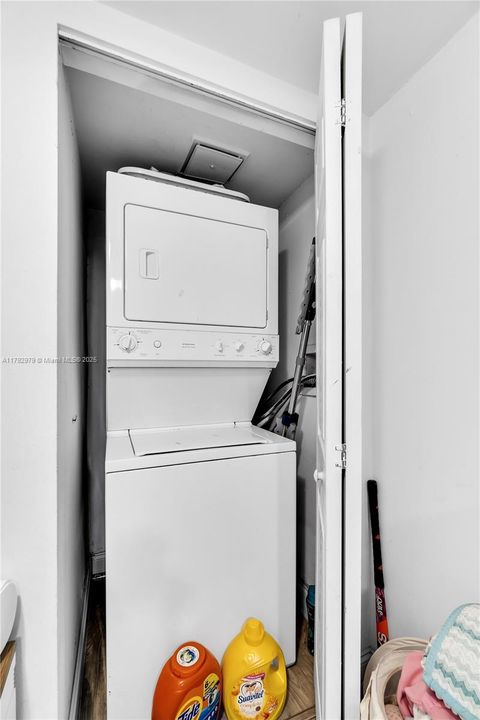 Недавно продано: $1,350,000 (3 спален, 2 ванн, 1955 Квадратных фут)