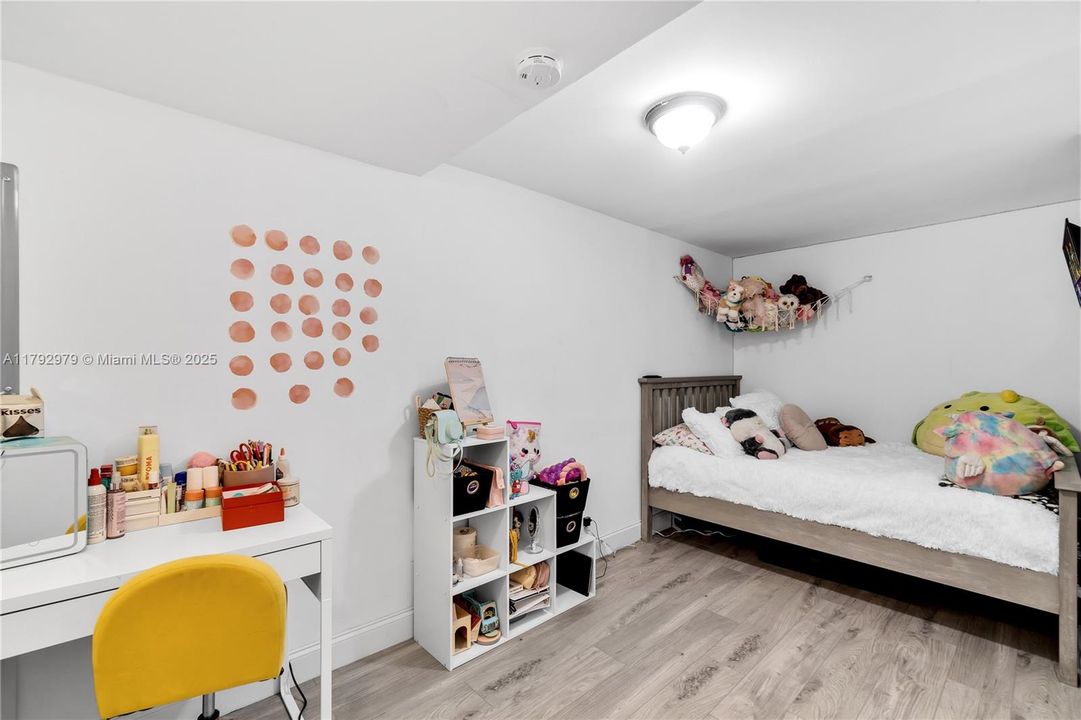 Недавно продано: $1,350,000 (3 спален, 2 ванн, 1955 Квадратных фут)