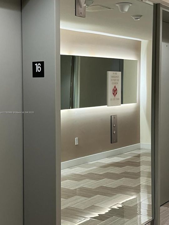 最近租的: $3,300 (2 贝兹, 2 浴室, 1026 平方英尺)