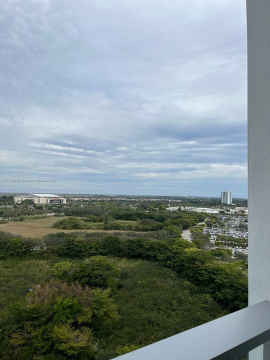 最近租的: $3,300 (2 贝兹, 2 浴室, 1026 平方英尺)