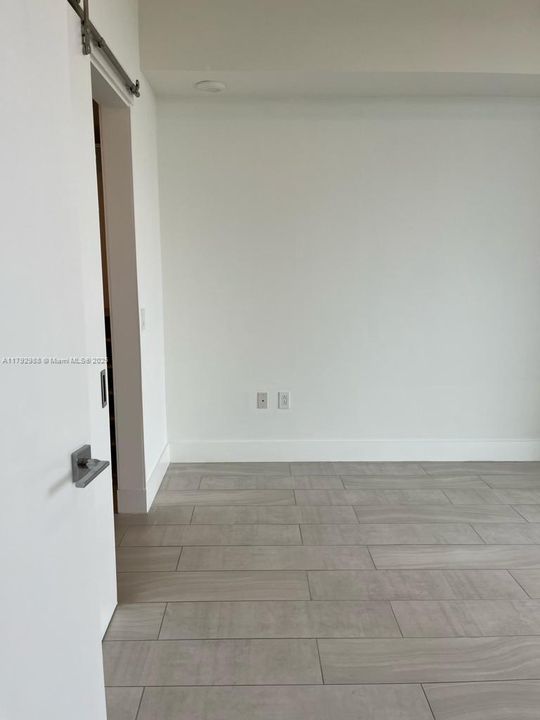 最近租的: $3,300 (2 贝兹, 2 浴室, 1026 平方英尺)