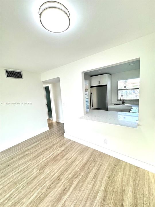 На продажу: $114,990 (1 спален, 1 ванн, 620 Квадратных фут)