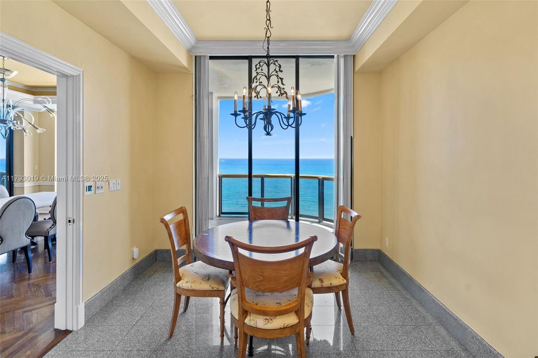 dining alcove