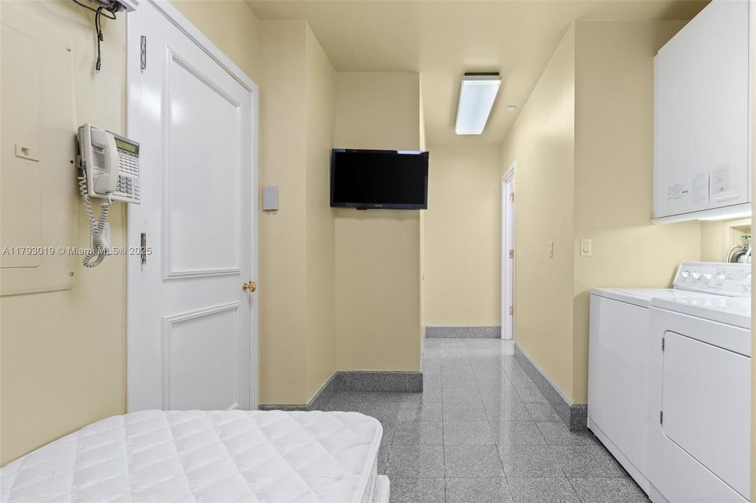 laundry/ staff room