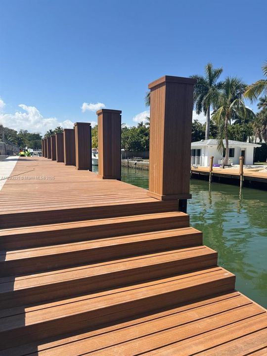 En Venta: $5,500,000 (0.55 acres)