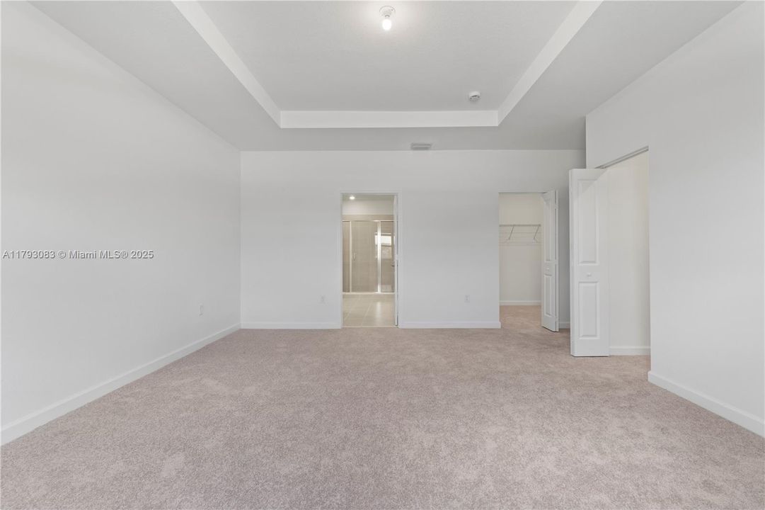 Active With Contract: $4,500 (5 beds, 3 baths, 3200 Square Feet)