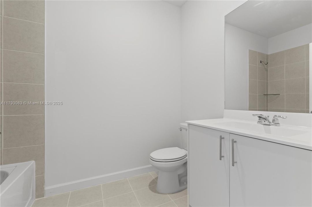 Active With Contract: $4,500 (5 beds, 3 baths, 3200 Square Feet)