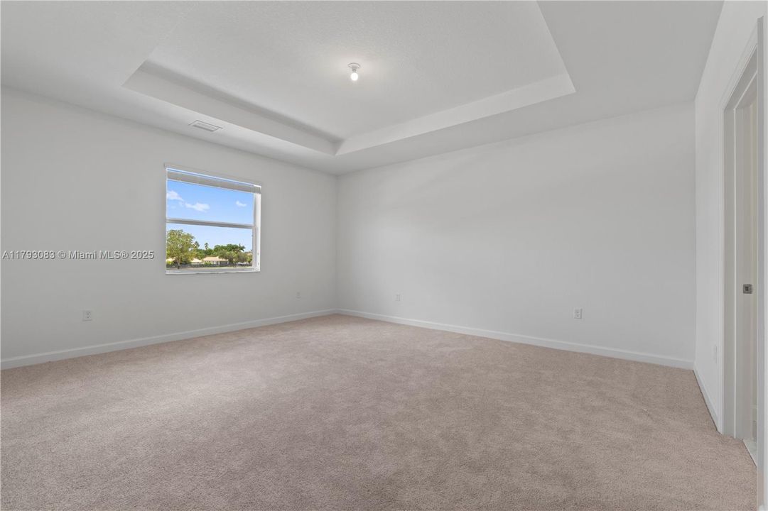 Active With Contract: $4,500 (5 beds, 3 baths, 3200 Square Feet)