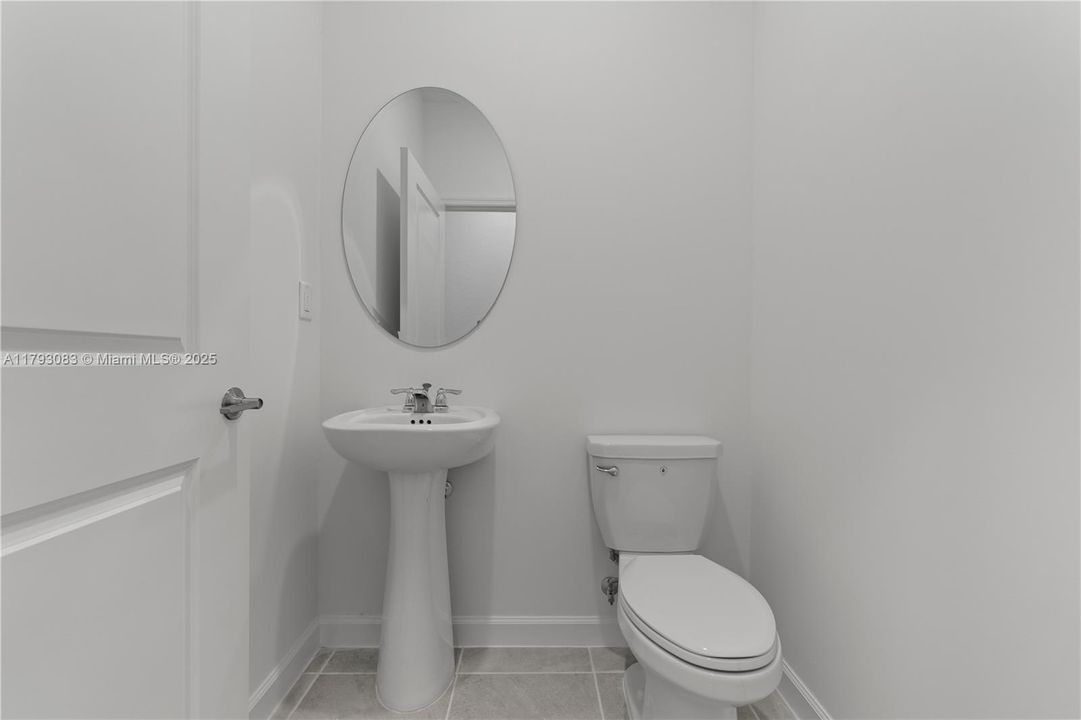 Active With Contract: $4,500 (5 beds, 3 baths, 3200 Square Feet)