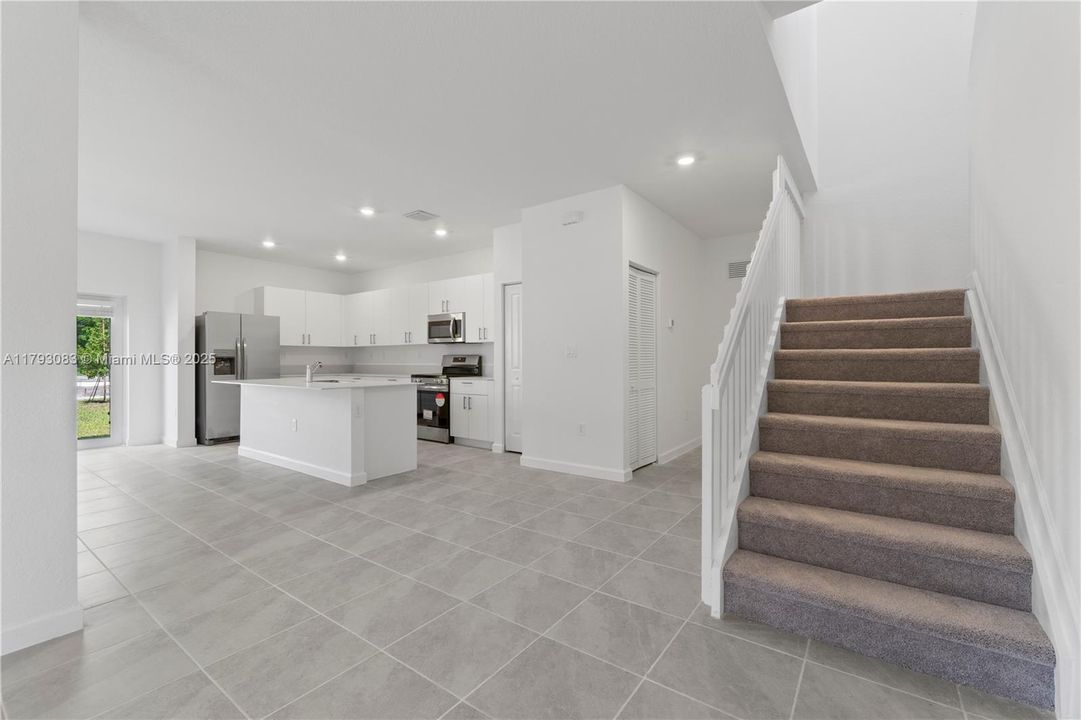 Active With Contract: $4,500 (5 beds, 3 baths, 3200 Square Feet)