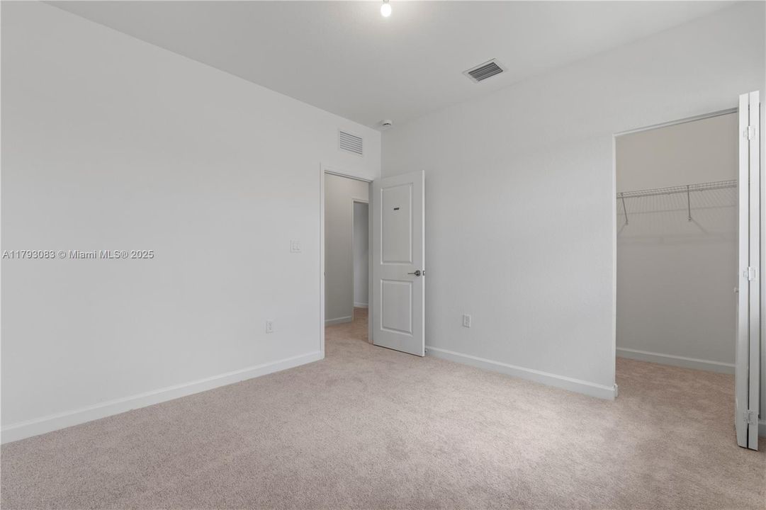 Active With Contract: $4,500 (5 beds, 3 baths, 3200 Square Feet)