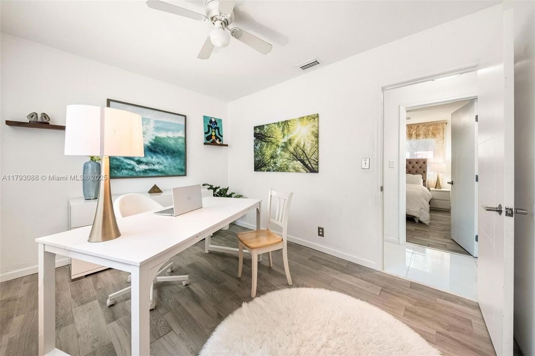 待售: $850,000 (3 贝兹, 2 浴室, 1294 平方英尺)