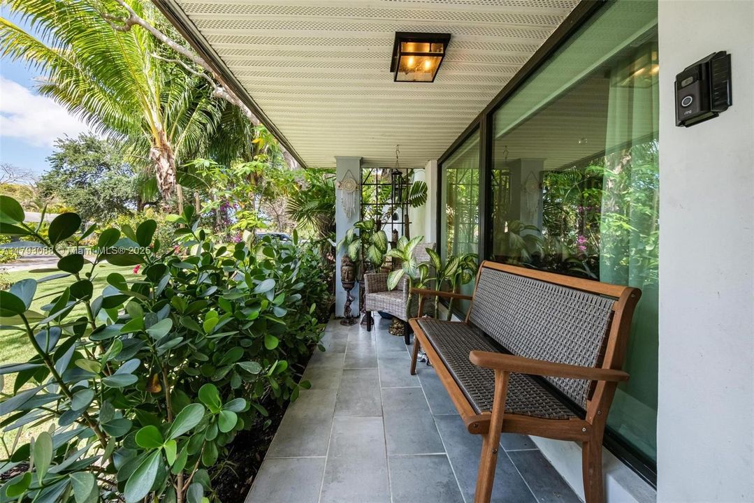 待售: $850,000 (3 贝兹, 2 浴室, 1294 平方英尺)