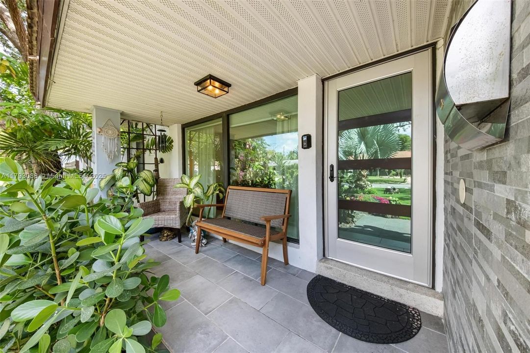 待售: $850,000 (3 贝兹, 2 浴室, 1294 平方英尺)